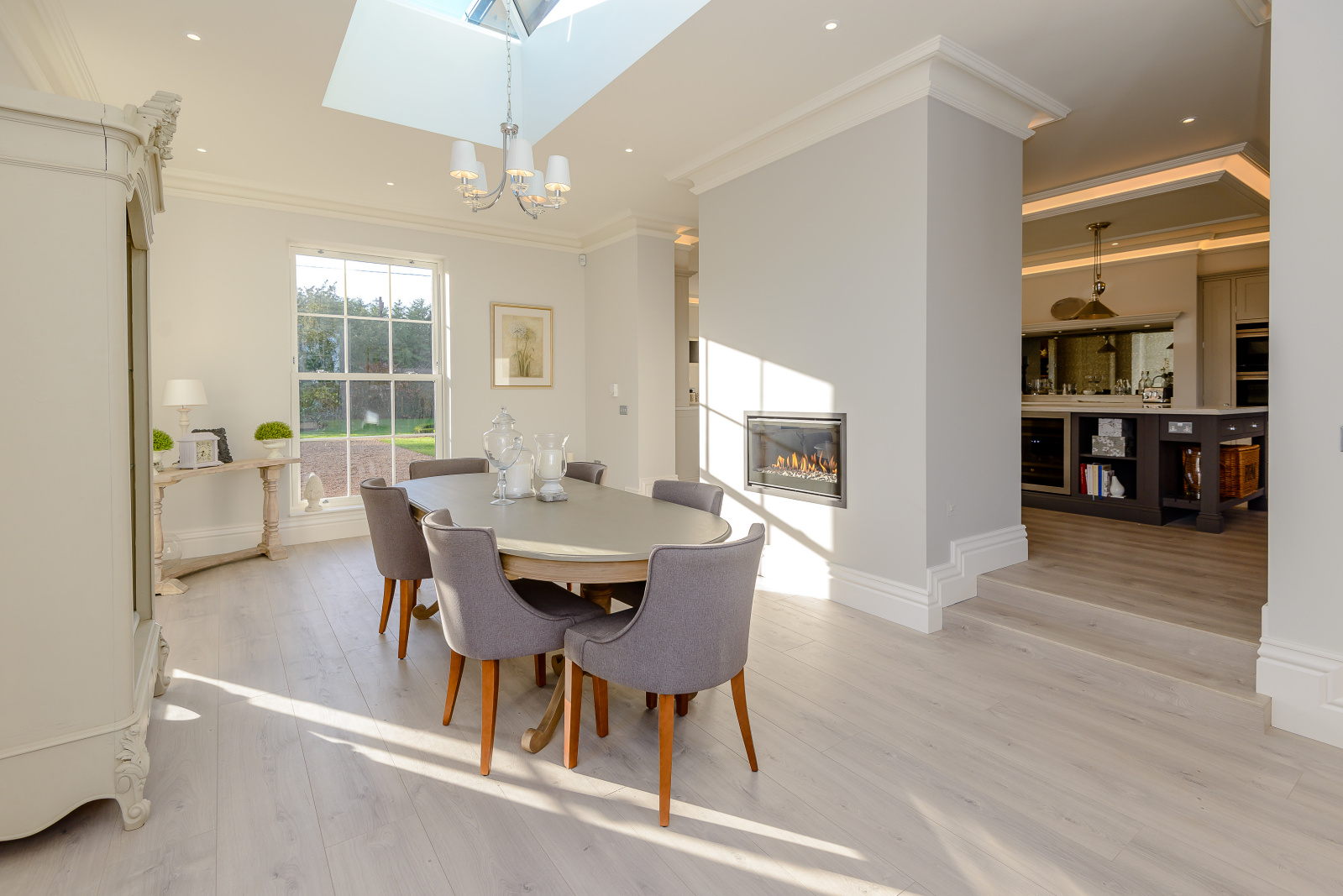Step into the world of Frithsden Construction's impeccable design with this exquisite brick-and-block home in Hertfordshire. Featuring Quickslide's energy-efficient wood grain-effect uPVC windows, meticulously chosen by the Hayeses for their authenticity and low maintenance.