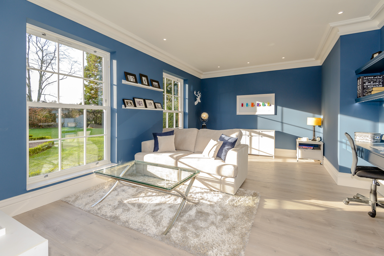 Explore the meticulous craftsmanship of Frithsden Construction's Anthony and Julie Hayes in their remarkable Hertfordshire abode. Quickslide's heritage wood grain-effect vertical sliding sash uPVC windows provide both timeless elegance and modern efficiency to this stunning project.