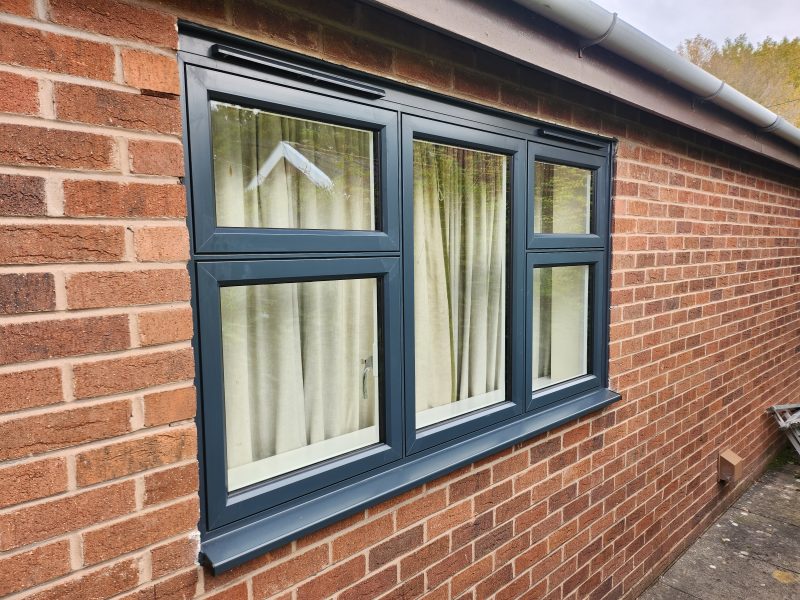 Aluminium flush windows with trickle vents