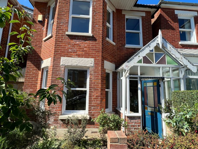 sliding sash windows with trickle vents