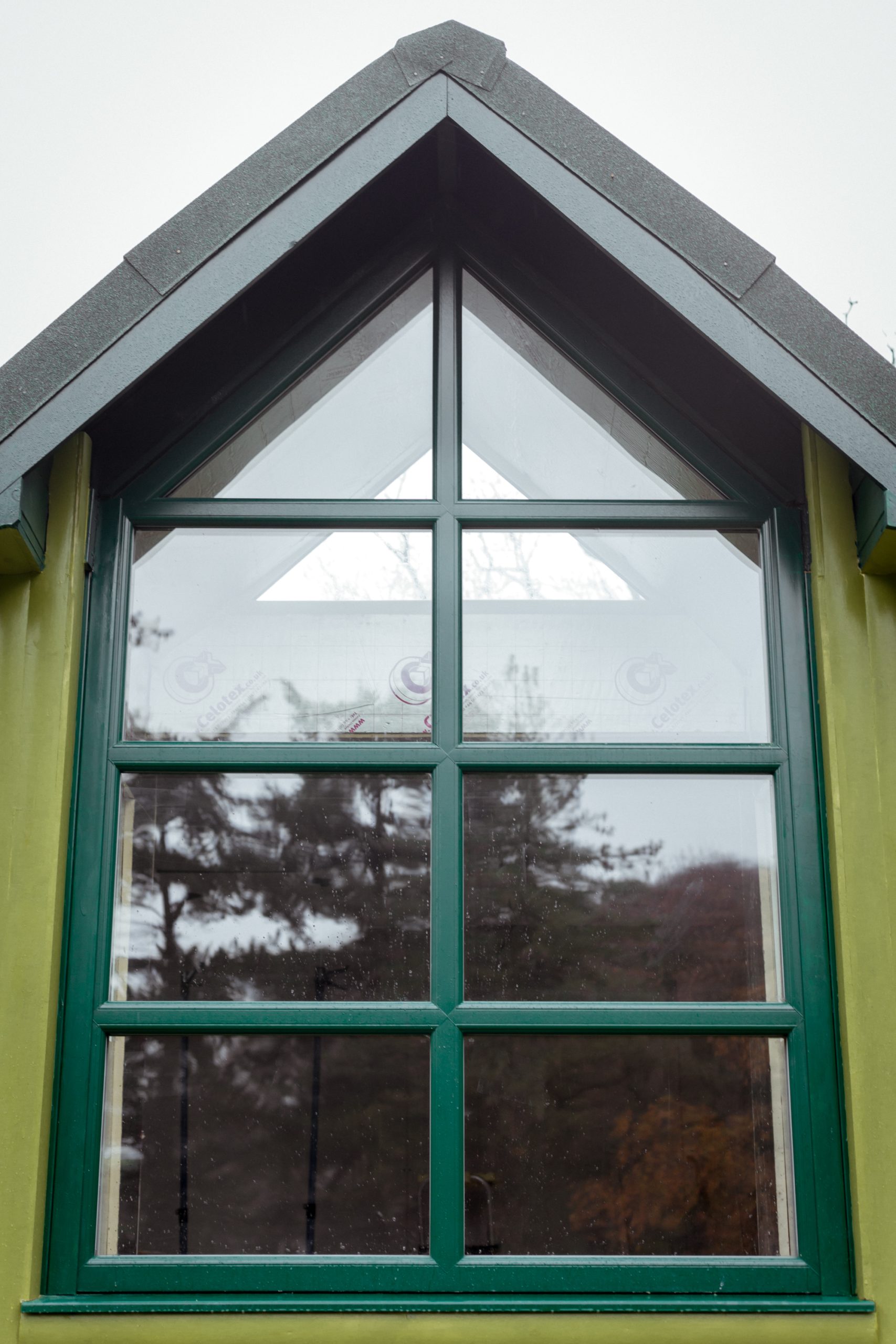 Alan shares his experience building a timber-frame extension with windows from Quickslide, praising their quality and variety of options.
