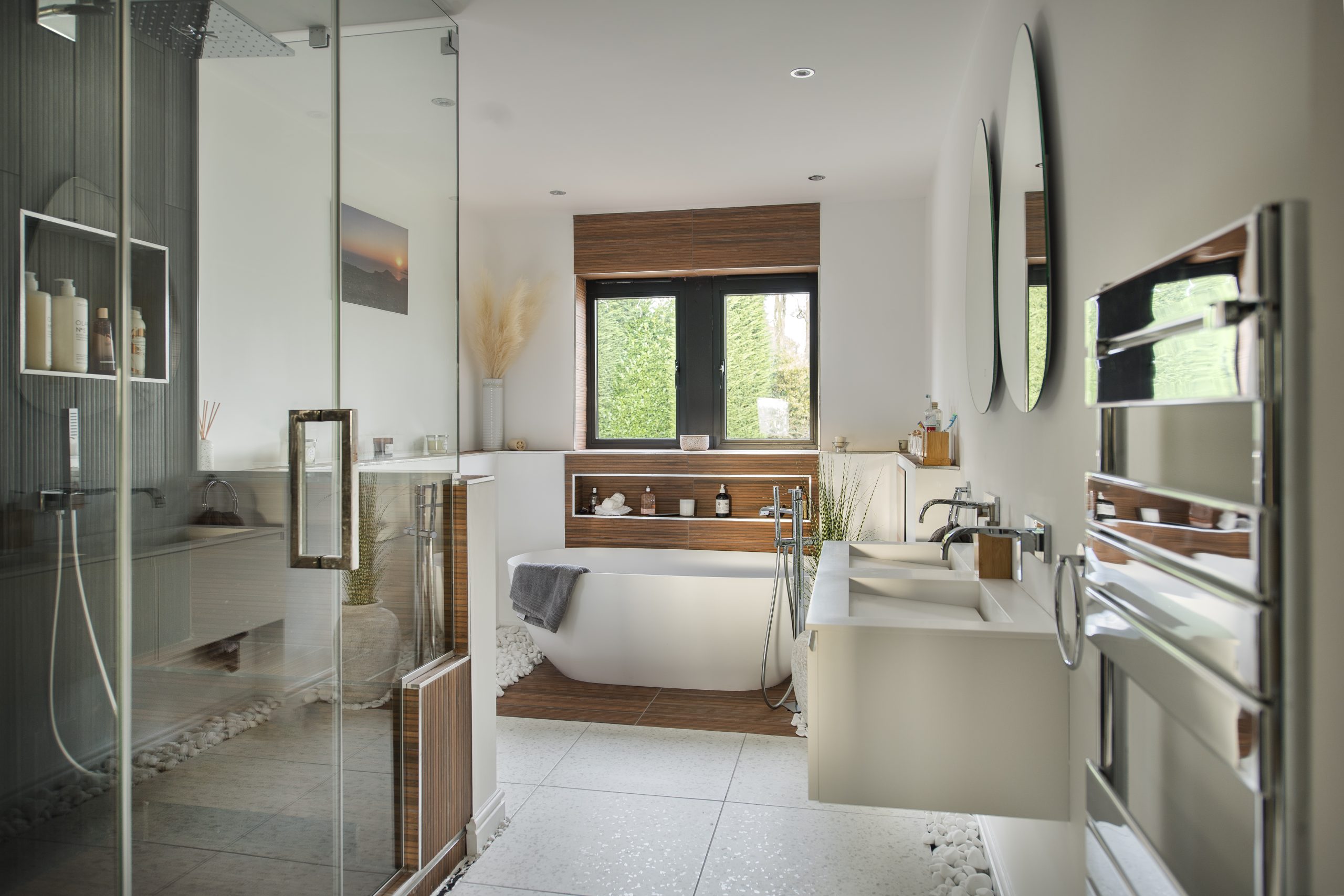 Enhance your home with Quickslide’s aluminium flush sash windows and custom heritage doors for stunning results