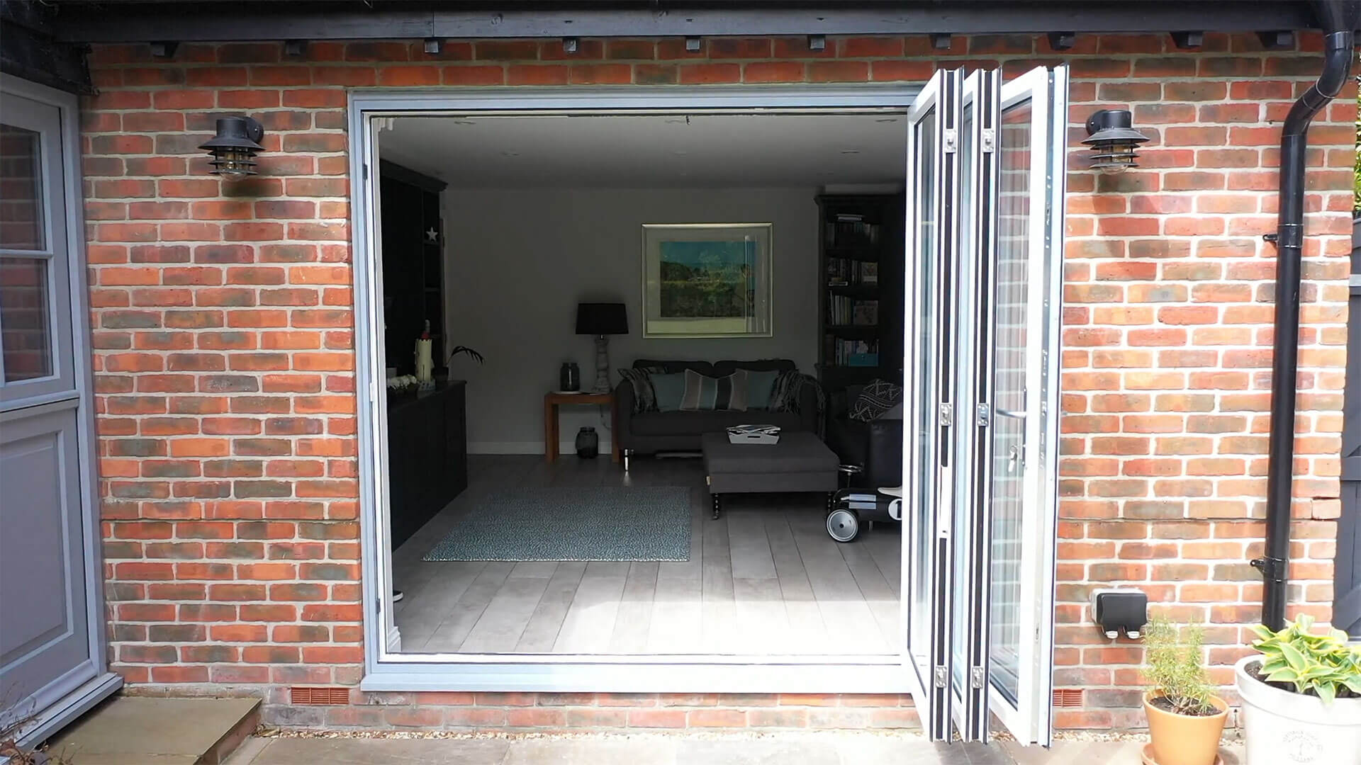 Versatility of slide-and-fold patio doors for customisable openness and a connection to nature