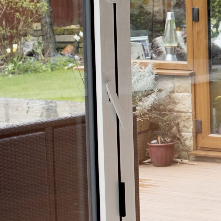 Intermediate Locking Shoot Bolt