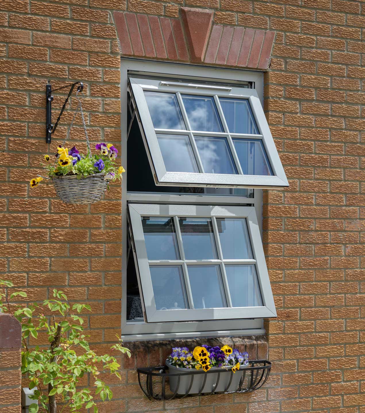 Upgrade your home with Quickslide's top-quality uPVC sliding sash windows.
